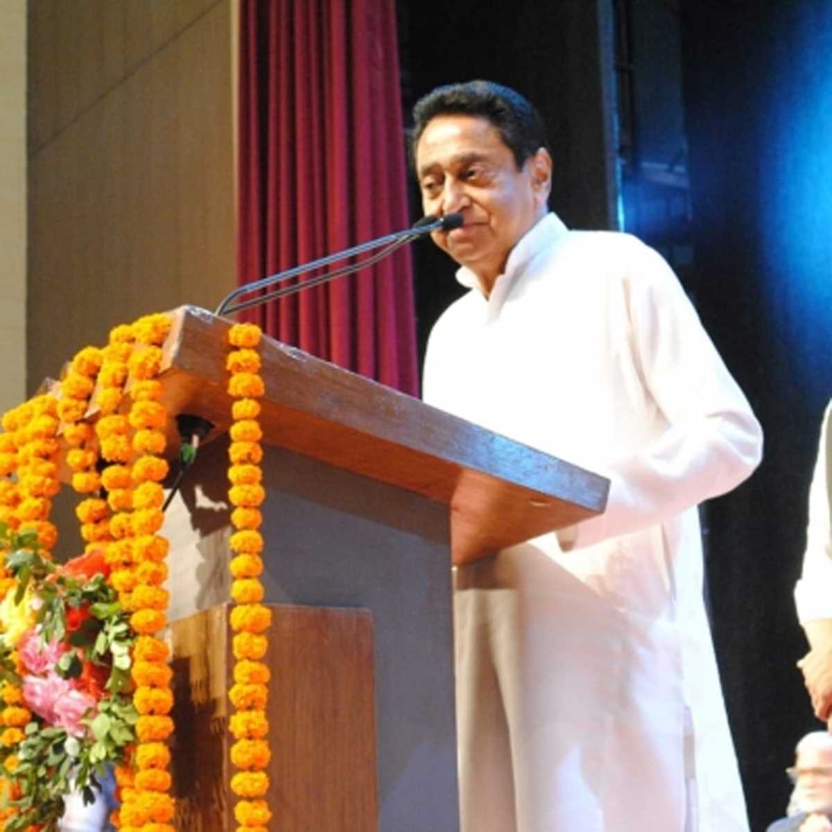 मप्र में मध्यान्ह भोजन बनाने वाली महिलाओं का अपमान : कमलनाथ